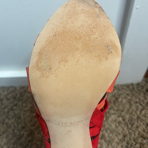 Zara shows Red and Orange. Wore once - Picture 5 of 5